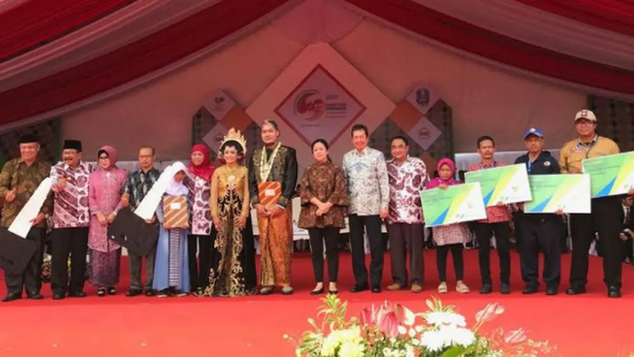 4100 Pekerja Terima Kartu BPJS Ketenagakerjaan di HKSN 2017