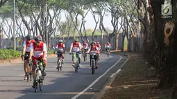 Peserta bersepeda pada acara Gowes Merdeka di BSD City, Tangerang Selatan, Minggu (18/8/2019). Gowes Merdeka yang diikuti 3.000 dari 23 perusahaan grup Astra, 3.000 dari TNI-Polri dan 500, komunitas sepeda Jabodetabek digelar dalam rangka merayakan HUT ke-74 RI. (Liputan6.com/Fery Pradolo)