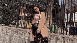 Nabila kerap mengenakan outfit yang simple namun tetap modis di setiap foto-foto Instagramnya. (Liputan6.com/IG/@salshabillaadr)