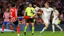 Atletico Madrid semakin meningkatkan intensitas pola permainan. (OSCAR DEL POZO/AFP)