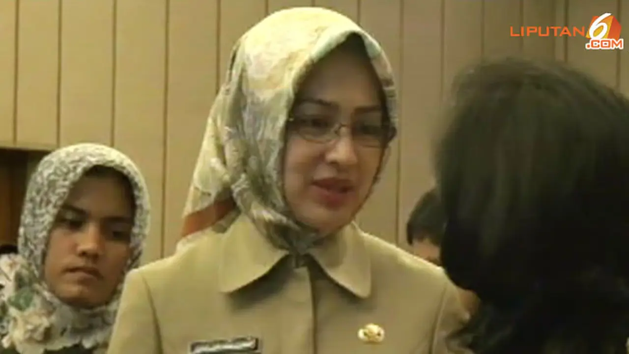 airin-mangkir-131204c.jpg