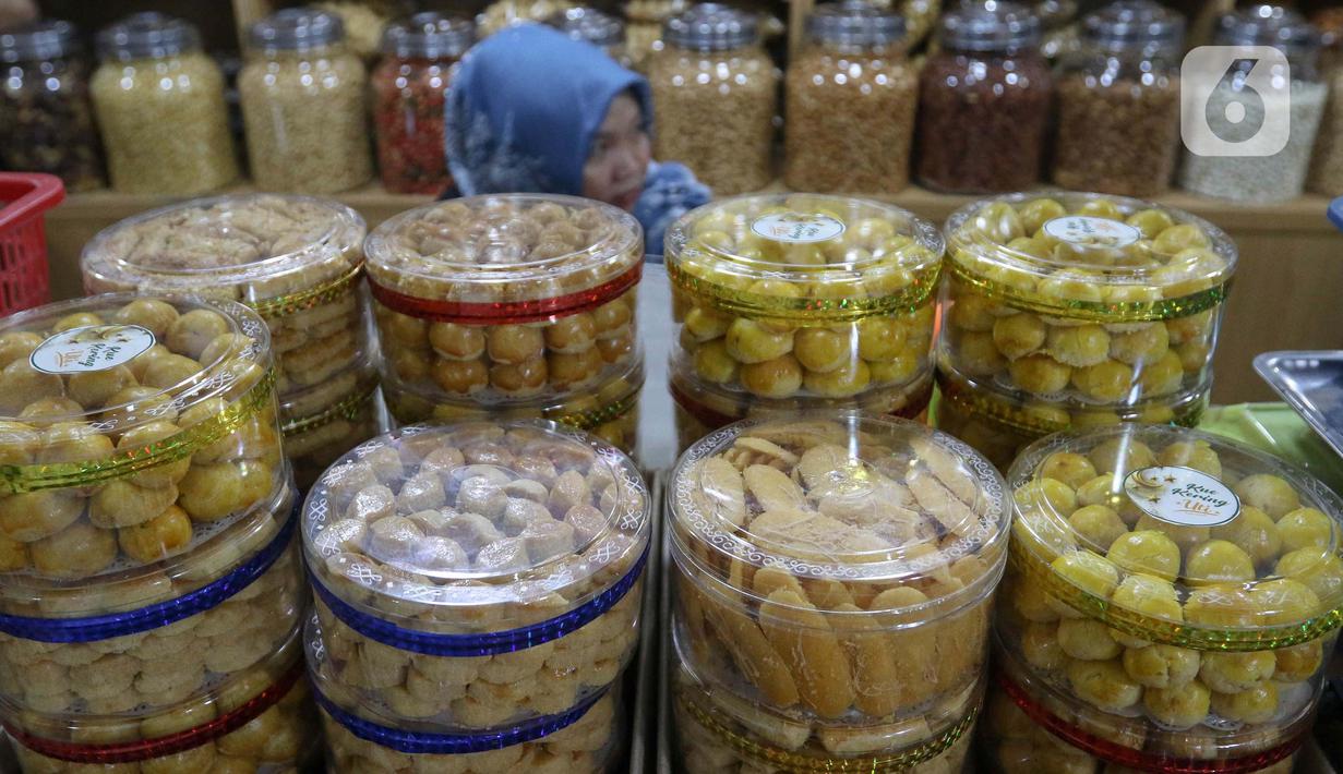 Kue kering yang paling banyak dicari yakni nastar dan kue putri salju. (Liputan6.com/Herman Zakharia)