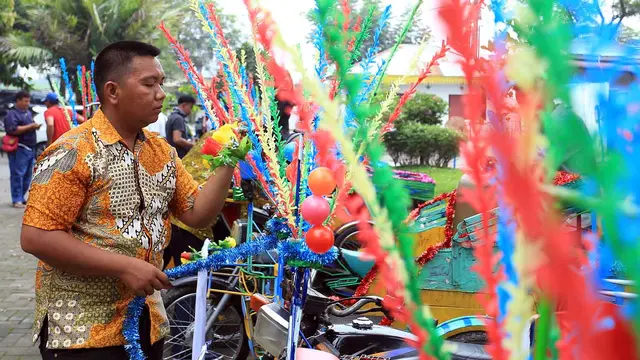 [Bintang] Bentor Kirab Kahiyang Ayu-Bobby Nasution