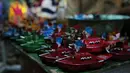 Kapal othok-othok dijual dengan harga Rp 10.000,- per buah. Tampak sejumlah kapal othok-othok dijajakan saat perayaan Pesta Rakyat Bogor, Kamis (5/3/2015). (Liputan6.com/Helmi Fithriansyah)