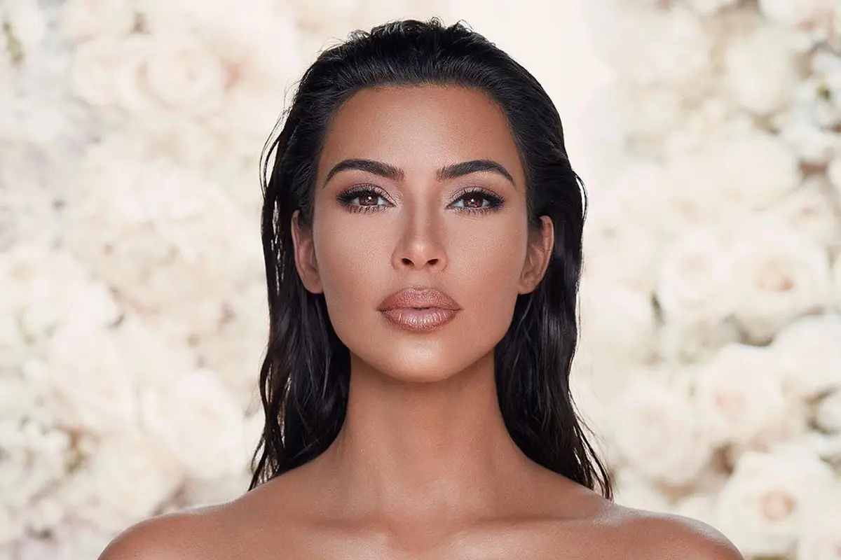Lansir Lini Makeup, Kim Kardashian Nostalgia Wedding Look