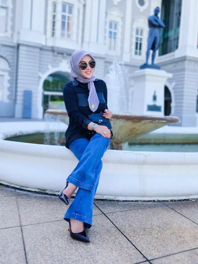 7 Outfit Padu Padan Jeans Ala Syahrini, Inspirasi Tampil Glamor (Foto: Instagram/@princessyahrini)
