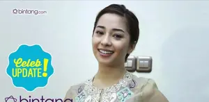 Banyak tradisi yang dilakukan keluarga besar Nikita Willy. Mulai dari tradisi sungkeman hingga makanan khas Padang, Sumatra Barat yang ada di Hari Raya Idul Fitri.
