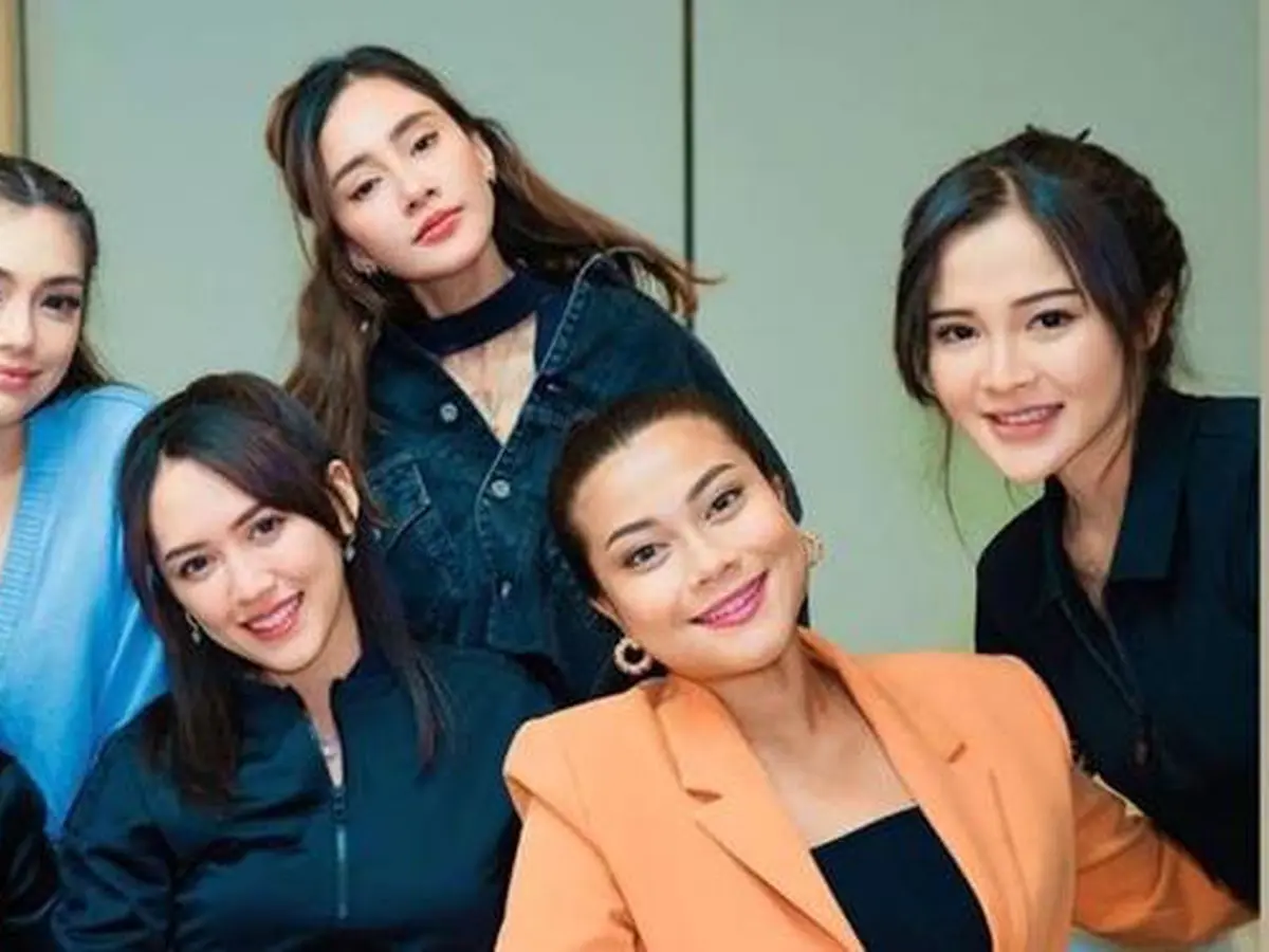 6 Potret Kebersamaan Happy Asmara dan Bella Bonita Istri Denny Caknan,  Bikin Heboh Fans - Hot Liputan6.com