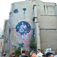 Bagaimana jadinya jika warga sebuah negara melakukan aksi vandal tapi bermakna secara bersama-sama. (Via: boredpanda.com)