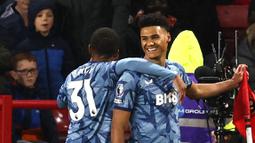 Aston Villa pesta lima gol tanpa balas kala bertandang ke markas Sheffield United. Pada laga ini, Ollie Watkins hadir sebagai bintangnya. Penyerang berkebangsaan Inggris tersebut berperan dalam memberikan 1 gol dan 2 assist. (AFP/Darren Staples)
