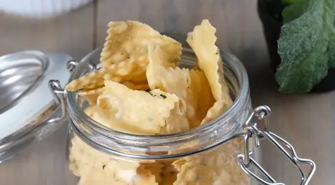 Resep Keripik Bawang Renyah Untuk Camilan Praktis Food Fimela Com