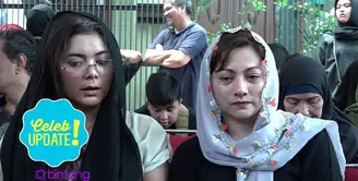 Tangis para sahabat saat mengenang pesan dari Renita Sukardi.