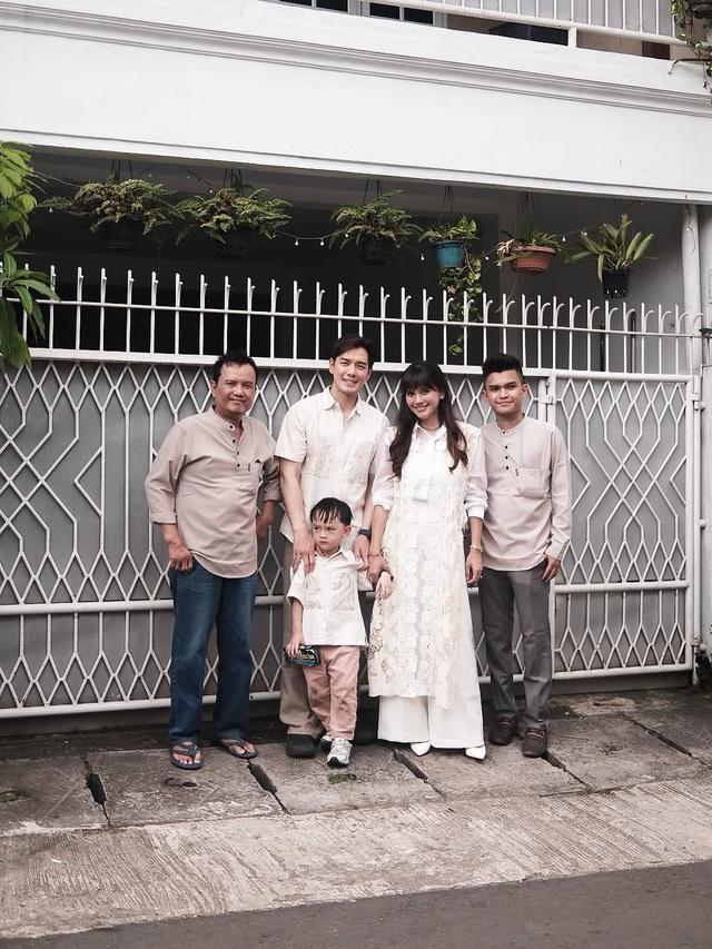 6 Potret Audi Marissa Kembali Rayakan Lebaran Idulfitri, Bagikan Momen Indahnya Toleransi