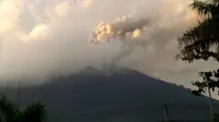 Walikota Ternate Rosihan Thamrin sebelumya menetapkan status siaga darurat erupsi Gunung Gamalama dari tanggal 18-31 Desember 2014