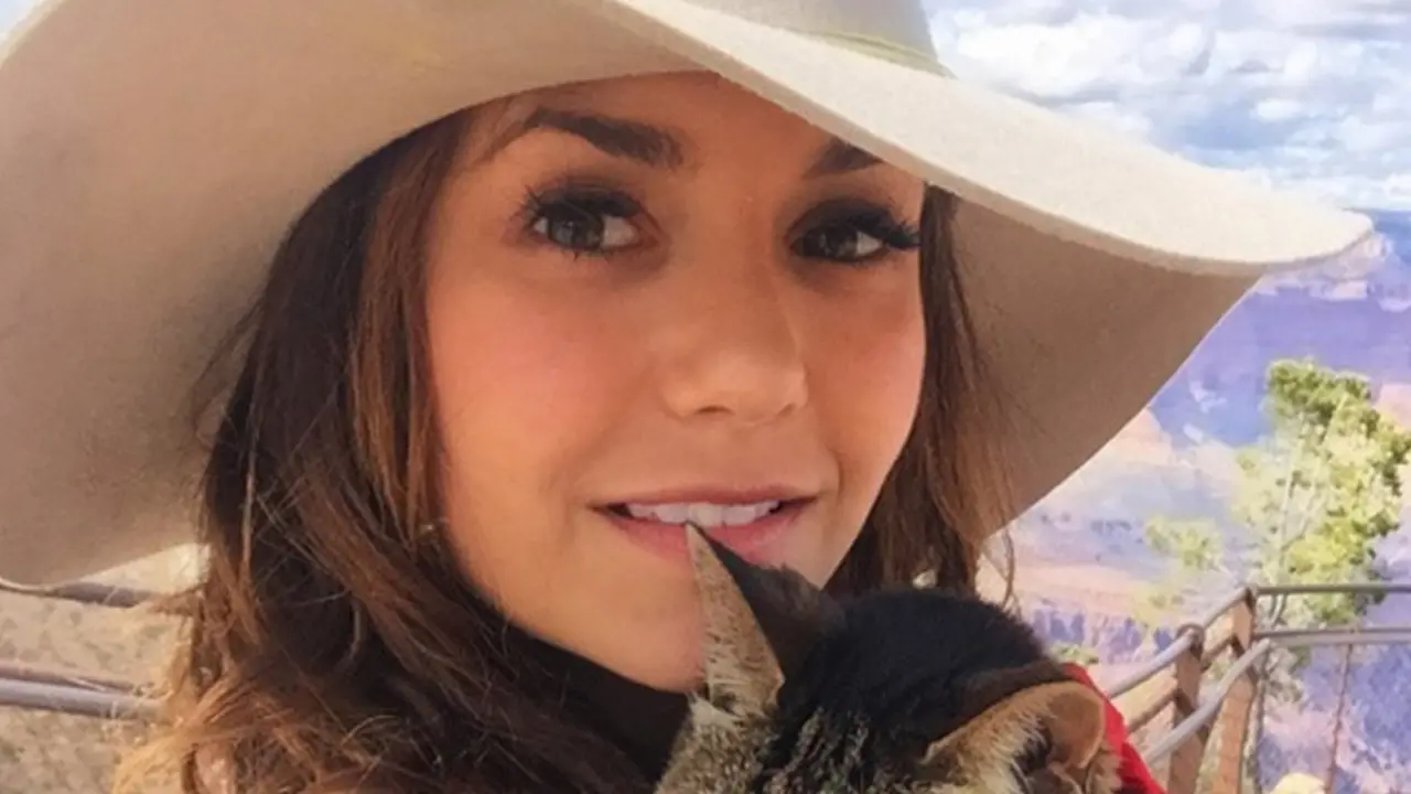 Nina Dobrev