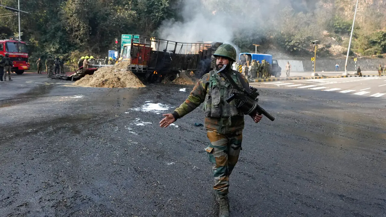 Pasukan India Bentrok dengan Militan Kashmir, 4 Orang Tewas
