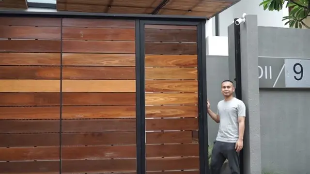 6 Potret Mewah Rumah Raditya Dika, Ruang Kerjanya Curi Perhatian