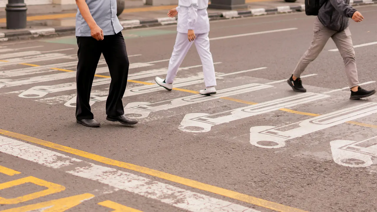 3 Alasan Penting Kenapa Kamu Harus Mulai Lebih Sering Jalan Kaki