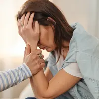 Cara tepat yang harus dilakukan ketika mendengarkan curhatan orang dengan kecenderungan bunuh diri (foto Pexels/Karolina Grabowska)