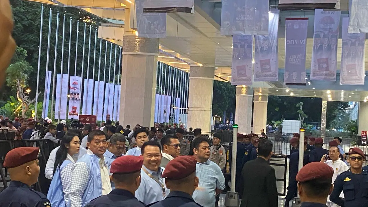 Mantan Kepala Staf Angkatan Darat (Kasad) Dudung Abdurachman menjadi pendukung capres 02 Prabowo Subianto di dalam debat capres, Minggu (4/2/2024).