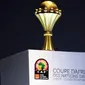 Trofi African Nations Cup (Piala Afrika 2012) di sela-sela acara undian penyisihan grup di Malabo, 29 Oktober 2011. Piala Afrika 2012 akan digelar di Equatorial Guinea dan Gabon, 21 Januari - 12 Februari 2012. AFP PHOTO / VOISHMEL