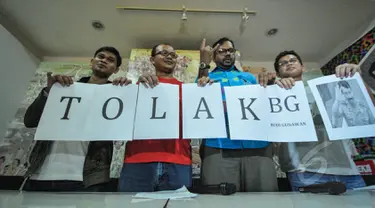 Koalisi Masyarakat Sipil yang terdiri dari ICW, Kontras, Sapu Koruptor dan LBH Jakarta memberikan pernyataan sikap menolak pencalonan Budi Gunawan sebagai Wakapolri maupun Kepala BIN di Kantor Kontras, Jakarta, Selasa (21/4). (Liputan6.com/Faizal Fanani)