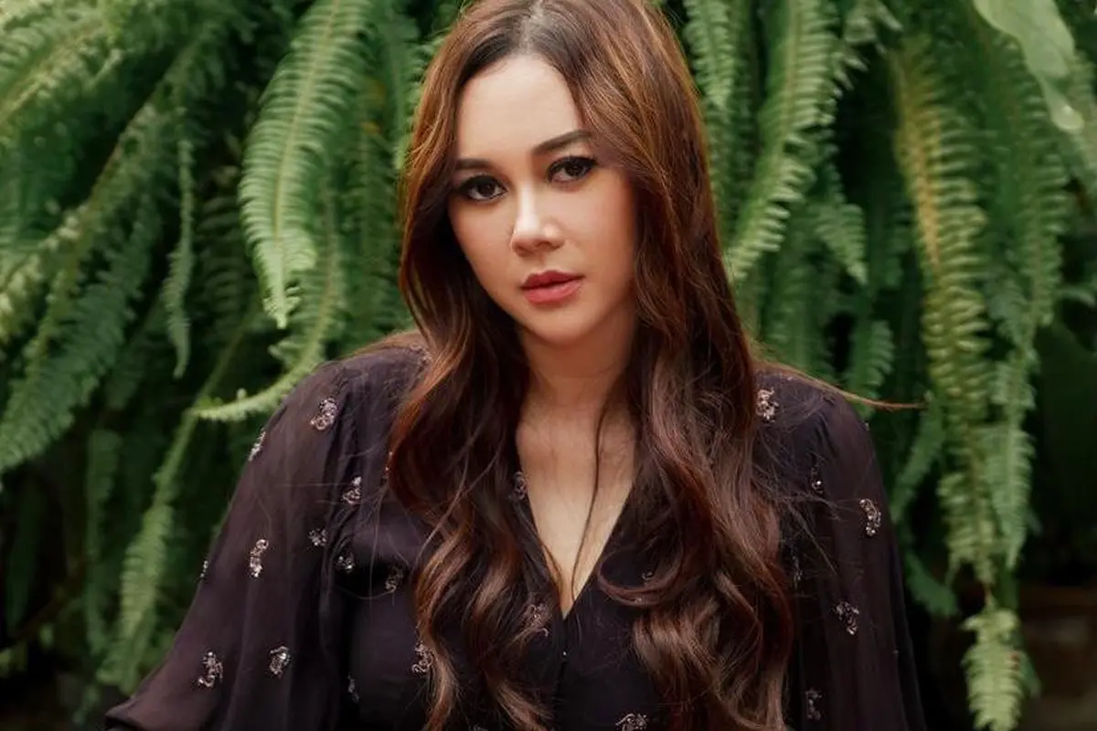 Penampilan Terbaru Aura Kasih dengan Rambut Blonde, Cantik Manglingi!
