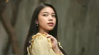 Lirik Lagu Warna Favorit - Anneth