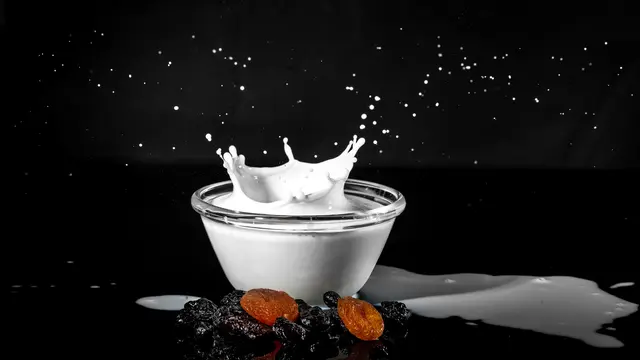 Ilustrasi Milk (Foto: GEORGE DESIPRIS/Pexels.com)