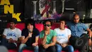Gitaris Slank, Abdee (kedua kiri) didampingi Ridho (kiri), Kaka (tengah), Bimbim (kedua kanan) dan Ivanka (kanan) memberi keterangan pers terkait hengkangnya Abdee Negara dari slank di Gang Potlot, Jakarta, Minggu (22/3). (Liputan6.com/Yoppy Renato)