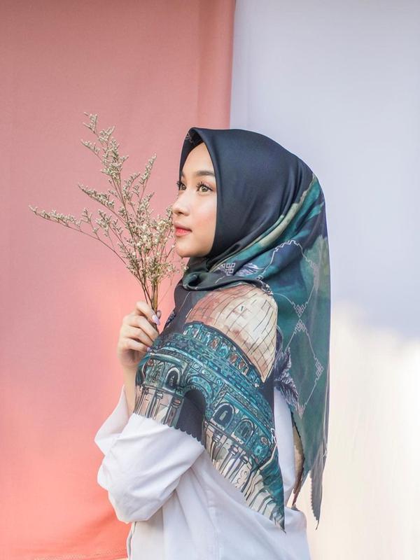 Jarang Terekspos, Ini 6 Potret Ratna Kaidah Anak Bungsu Adi Bing Slamet (sumber: Instagram.com/key24bingss)