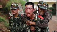 Tentara dan Anjing Pelacak Dikerahkan Cari Korban Gempa China