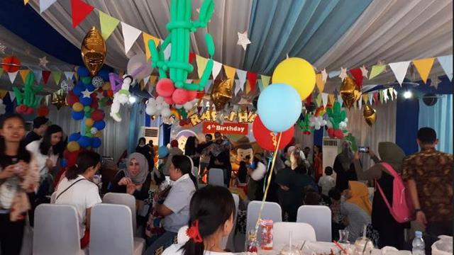 Raffi Ahmad dan Nagita Slavina merayakan ulang tahun Rafathar dengan sederhana (Foto: Zulfa Ayu Sundari)