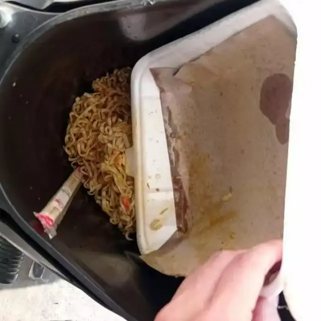 6 Momen Apes Makanan Tumpah Sebelum Dipindah ke Wadah Ini Bikin Elus Dada