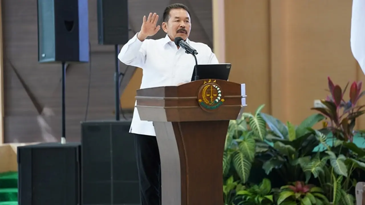 Jaksa Agung ST Burhanuddin saat memberikan arahan kepada jajaran kejaksaan di Kejati Riau.
