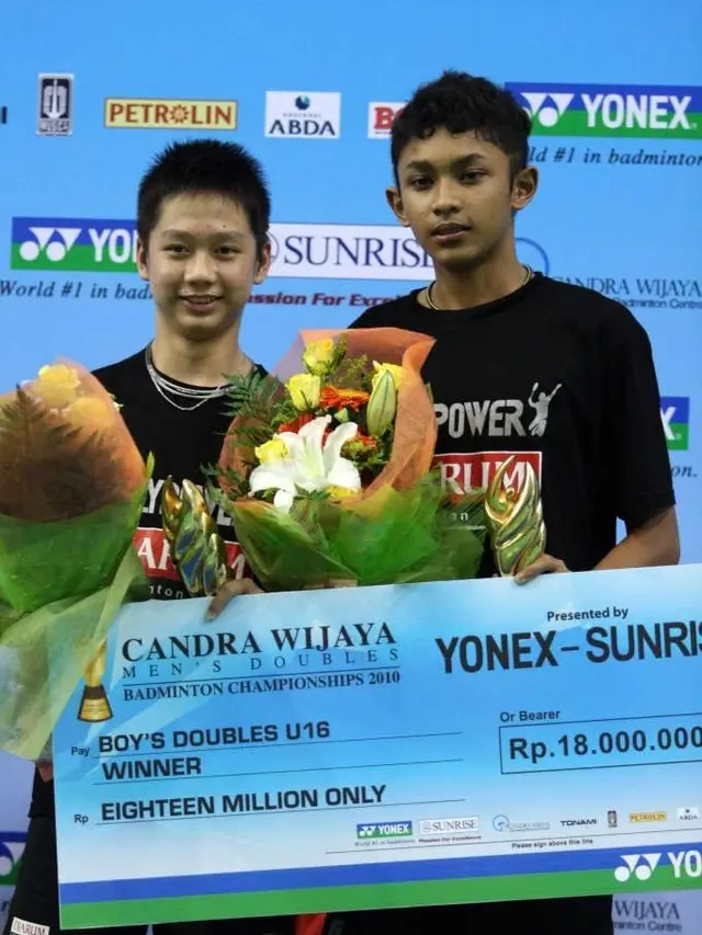 6 Potret Masa Remaja Kevin Sanjaya, Gaya Rambutnya Curi Perhatian