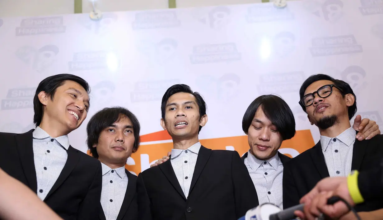 The Changcuters didapuk menjadi brand ambassador Rumah Zakat dalam program Superqurban. Tujuan grup asal Bandung tersebut, untuk menggaet generasi muda untuk berkurban. (Nurwahyunan/Bintang.com)