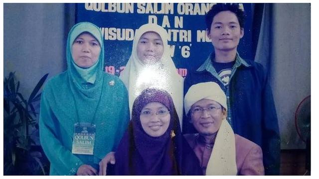Aktif Berdakwah, Ini 7 Potret Terbaru Teh Ninih Mantan Istri Aa Gym yang Jarang Tersorot