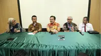Jumpa pers di RS dr Soetomo terkait kondisi Wali Kota Risma. (Liputan6.com/Dian Kurniawan)