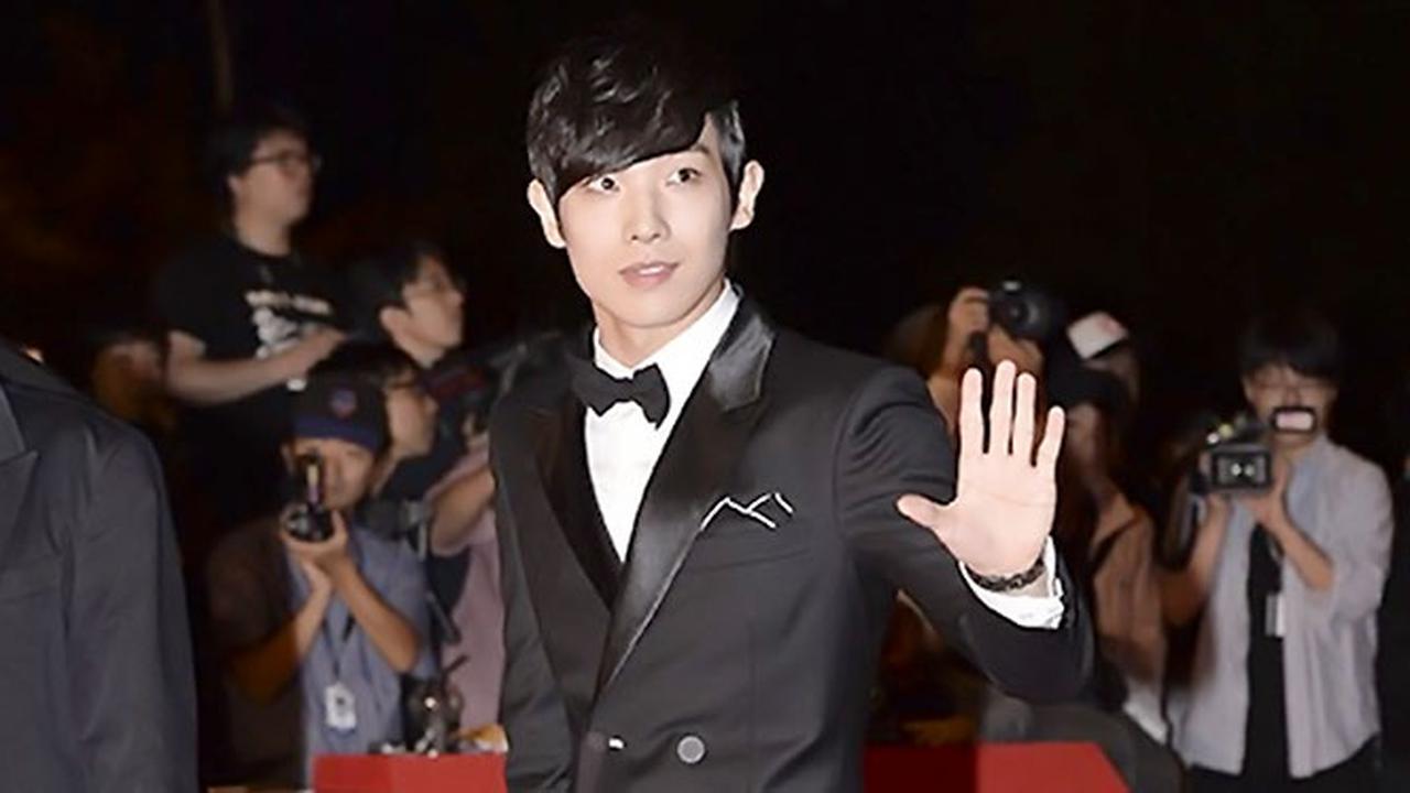lee-joon-131007b.jpg