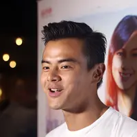 Film yang disutradarai oleh Kemal Pahlevi berceritakan tentang, Abdullah (Dion Wiyoko) adalah anak yang tertukar dengan Takeshi (Kemal Palevi). (Andy Masela/Bintang.com)