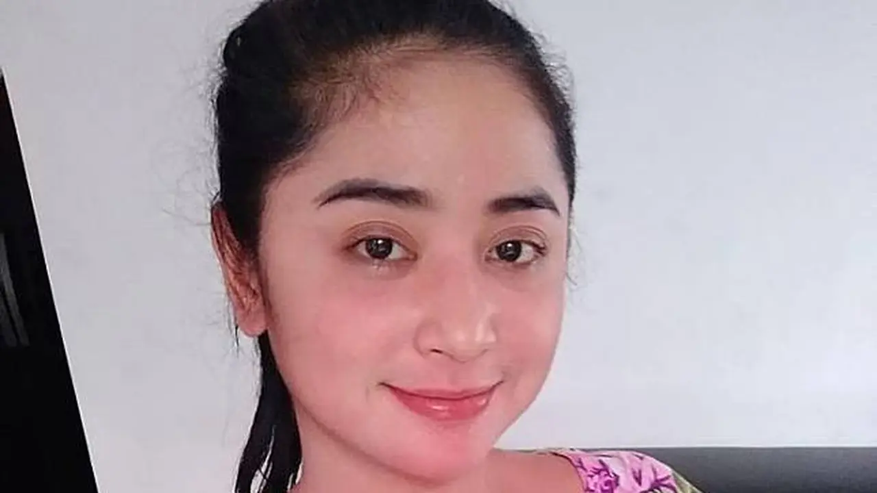 Dewi Perssik