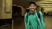 Gelandang Timnas Indonesia U-19, Egy Maulana Vikri, saat tiba di Bandara Soetta, Tangerang, Rabu (20/9/2017). Timnas U-19 kembali ke tanah air setelah berhasil meraih peringkat ketiga Piala AFF U-18. (Bola.com/Vitalis Yogi Trisna)