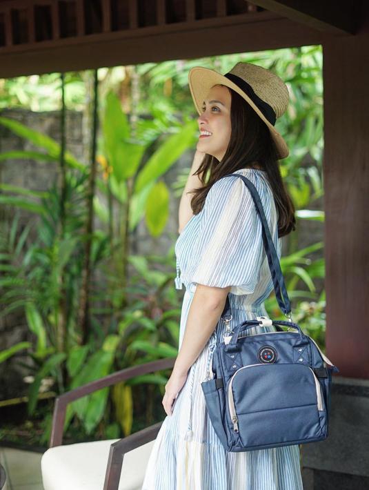 FOTO: Gaya Kasual Shandy Aulia Pakai Topi, Tampil Santai ...