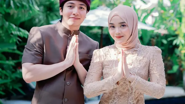 6 Gaya Jeffry Reksa Pacar Putri Delina Hadiri Acara Mepamit Rizky Febian-Mahalini, Kompak Pakai Seragam Keluarga Sule
