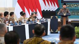 Presiden Republik Indonesia, Prabowo Subianto menggelar Sidang Kabinet Paripurna di Istana Negara, Jakarta, pada Senin 20 Oktober 2025. Sidang Kabinet ini dalam rangka memperingati satu tahun pemerintahannya bersama Wakil Presiden Gibran Rakabuming Raka. (Biro Pers Istana Kepresidenan)