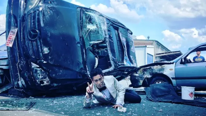 TOP Bigbang Pamer Foto Adegan Film Out of Control