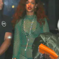 Rihanna (via dailymail.co.uk)