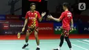 Pebulu tangkis ganda putra Indonesia, Fajar Alfian/Muhammad Rian Ardianto saat bertanding melawan Lee Yang/Wang Chi-Lin (China Taipei) pada Perempat Final Indonesia Masters 2022 di Istora Senayan, Jakarta, Jumat (10/6/2022). Fajar/Rian unggul 21-15, 21-18. (Liputan6.com/Helmi Fithriansyah)