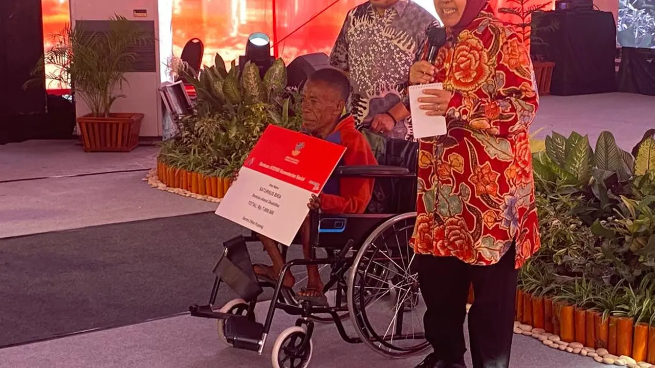 Menteri Sosial (Mensos) Tri Rismaharini